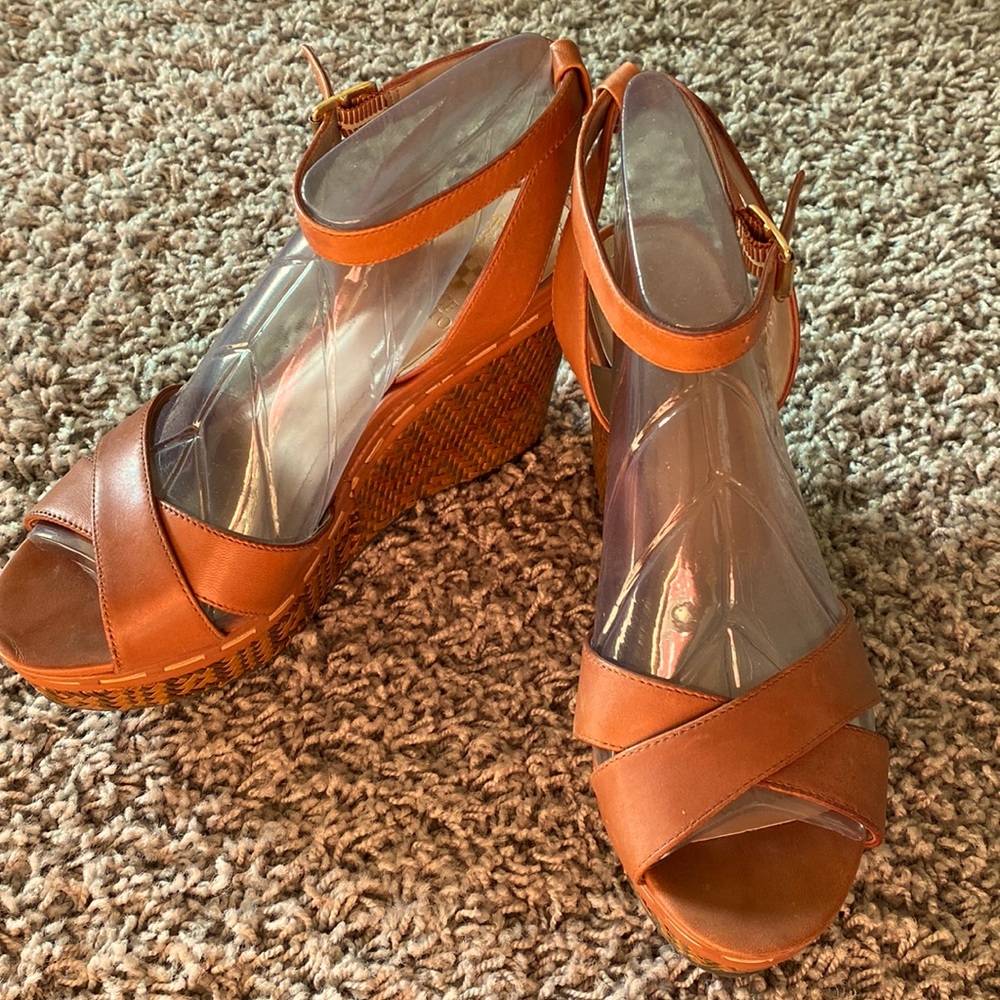 Wedge sandals (brown color)